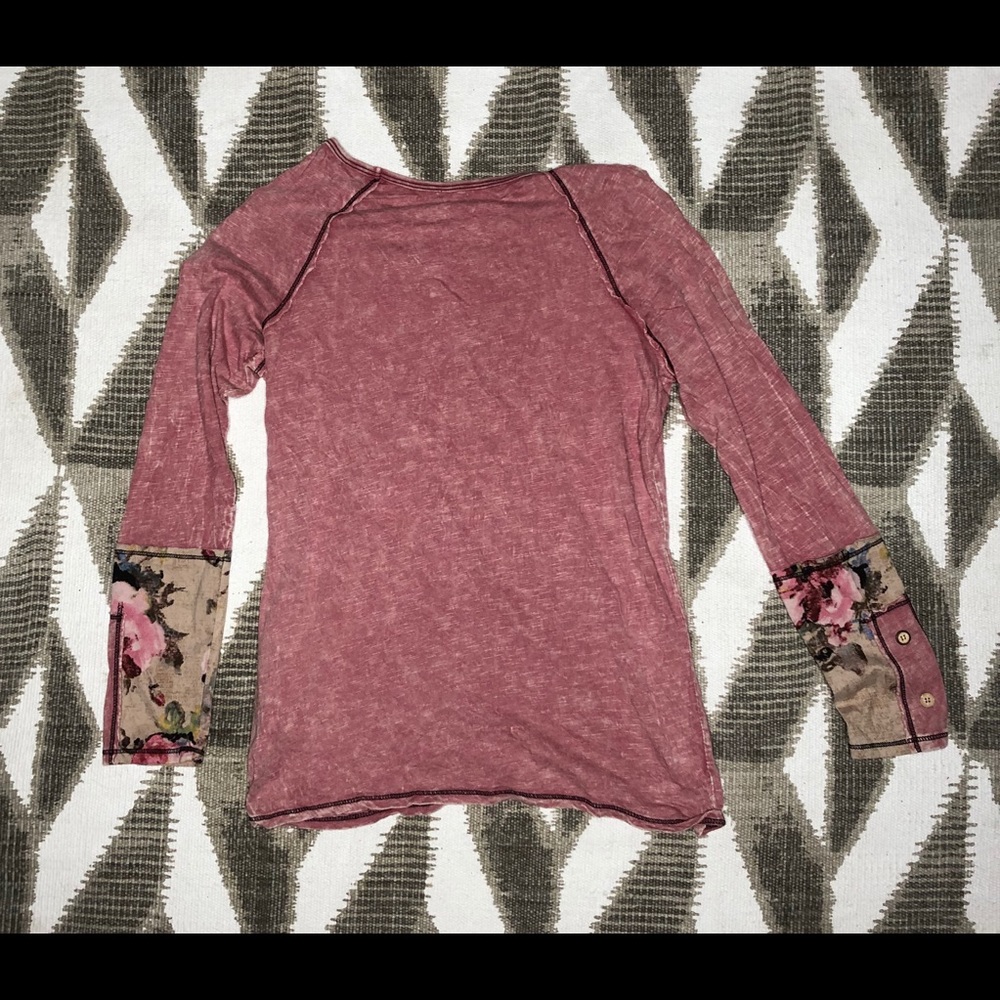 Soft Surroundings Scoop Neck Floral Cuff Tee USA